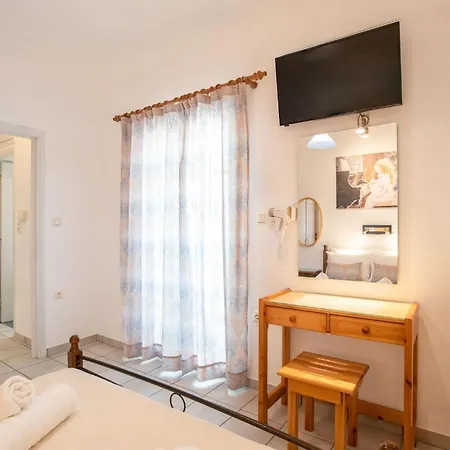 Lejlighed Three Bedroom 7-9 Adults First Floor *