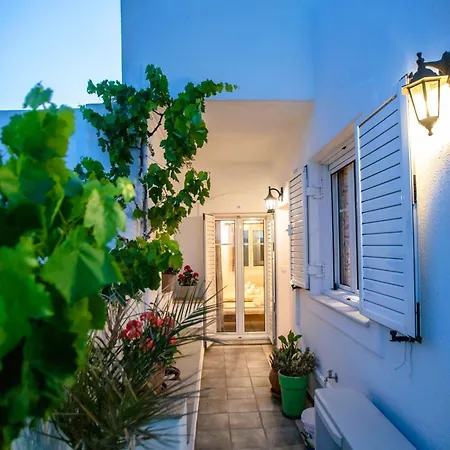 Three Bedroom 7-9 Adults First Floor Lejlighed