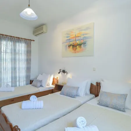 Lejlighed Three Bedroom 7-9 Adults First Floor