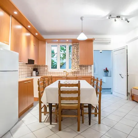 Three Bedroom 7-9 Adults First Floor *